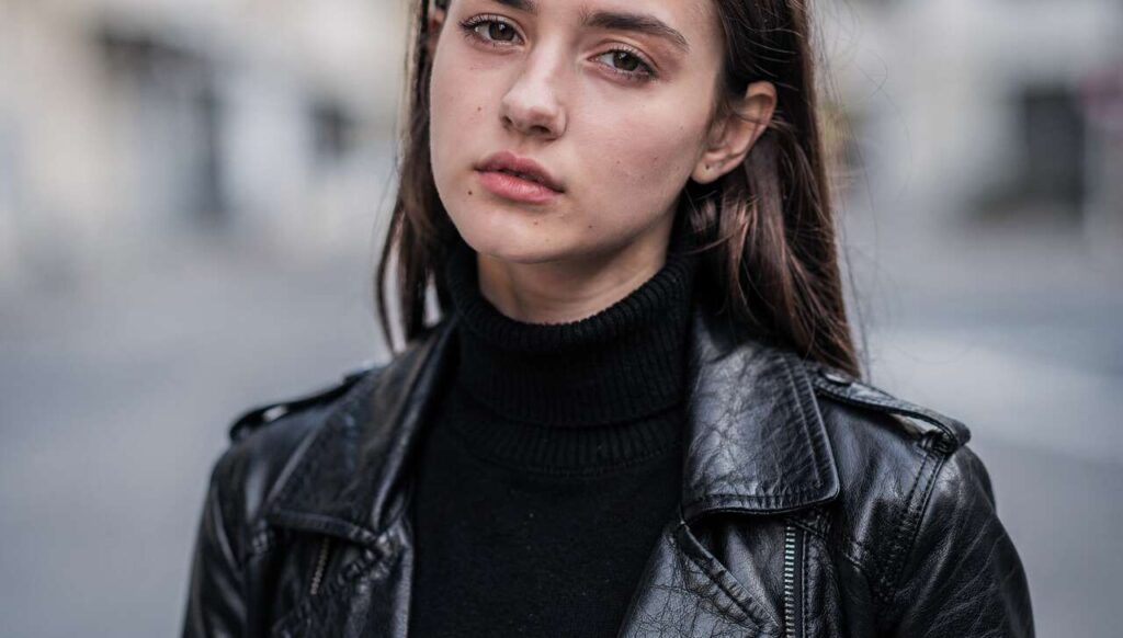 Veel zwarte kleding dragen: een psycholoog legt uit wat dit over je persoonlijkheid zegt